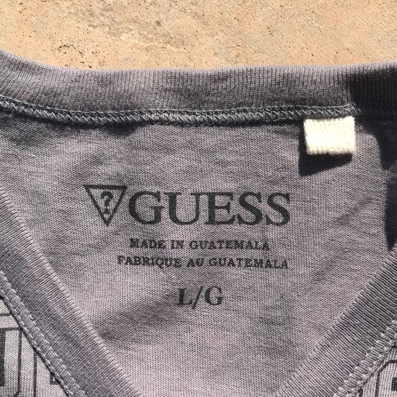 ⚜️ Guess All Over Logo Tee - Picture 4 of 4